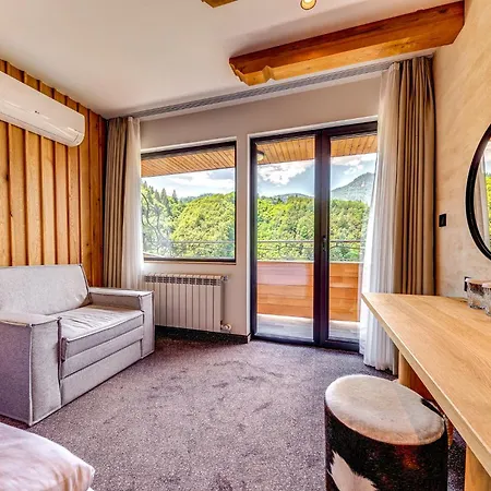 Kiparis Hotel 4*